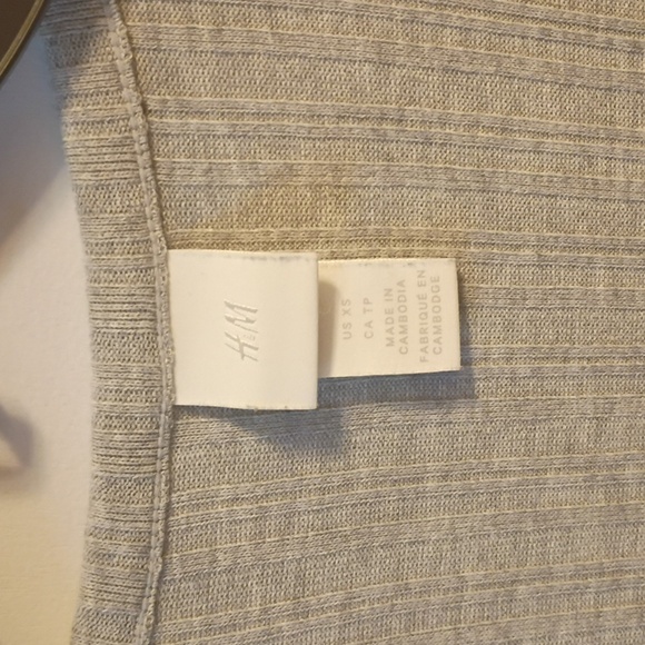 H&M Light Gray Ribbed Knit Top - Picture 2 of 4